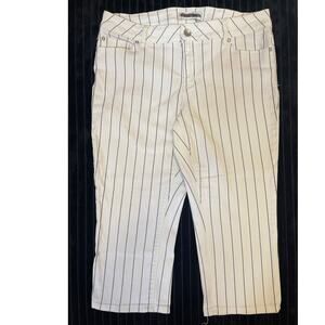 Cato Womens White Black Stripped Capri Jeans Size 12
